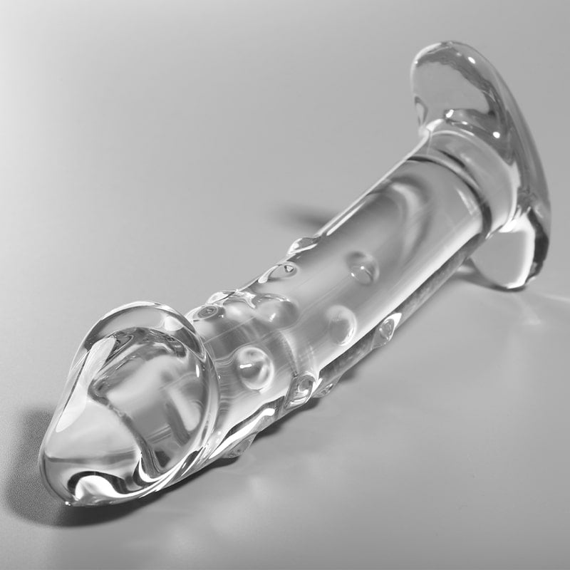 Dildo in vetro borosilicato con sporgenze interno all'asta, cosi da creare un pattern di emozioni durante l'uso 